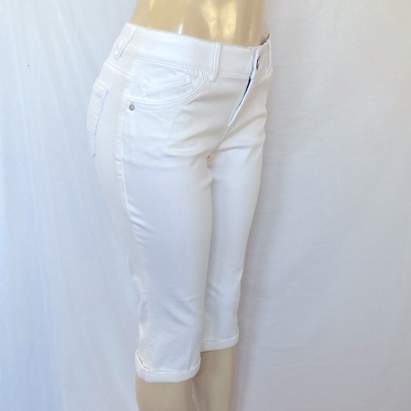 SALE!!! DEMOCRACY Jean Tummy Control Size 6 Skimmer Capri White Embroidered NWOT - Picture 4 of 10